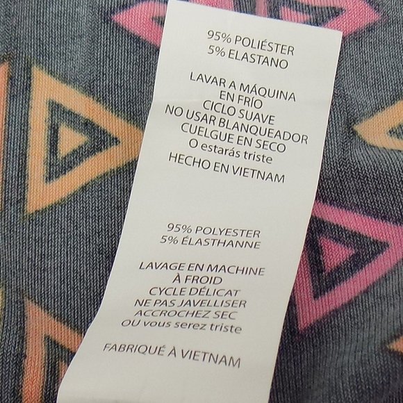 LuLaRoe Irma Triangle/Diamond Print Tunic Top Size S NWT - Picture 7 of 9